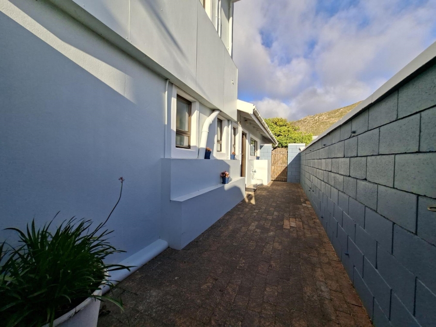 4 Bedroom Property for Sale in Pringle Bay Western Cape
